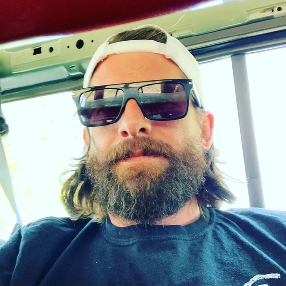 Meet your Posher, Tom - Picture 2 of 3